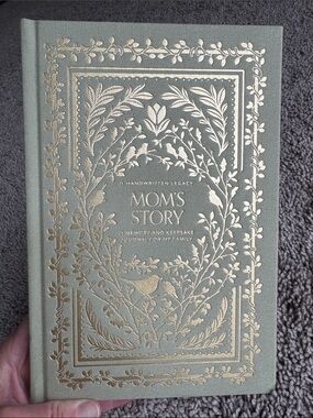 Mom's Story: A Memory and Keepsake Journal for My Family -- Korie Herold